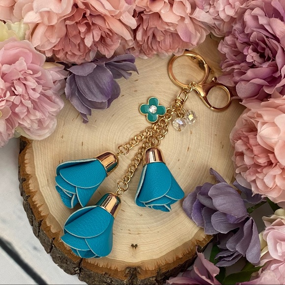 Blue Triple Rose Charm with Beads Keychain - Picture 8 of 14